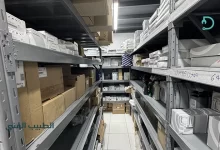 قطع غيار رنج روفر في مستودع الطبيب الفني