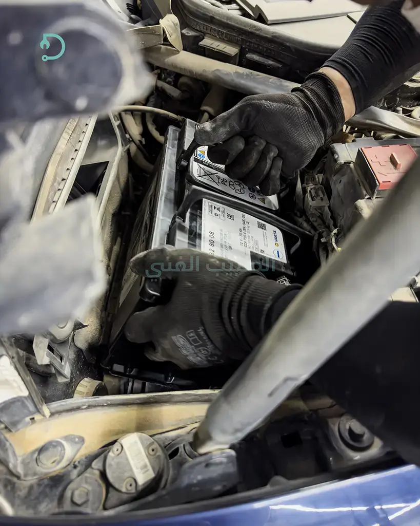 بطارية مرسيدس c200 | سعرها - مكانها وكيفية تغييرها 4 تغيير بطارية مرسيدس c200